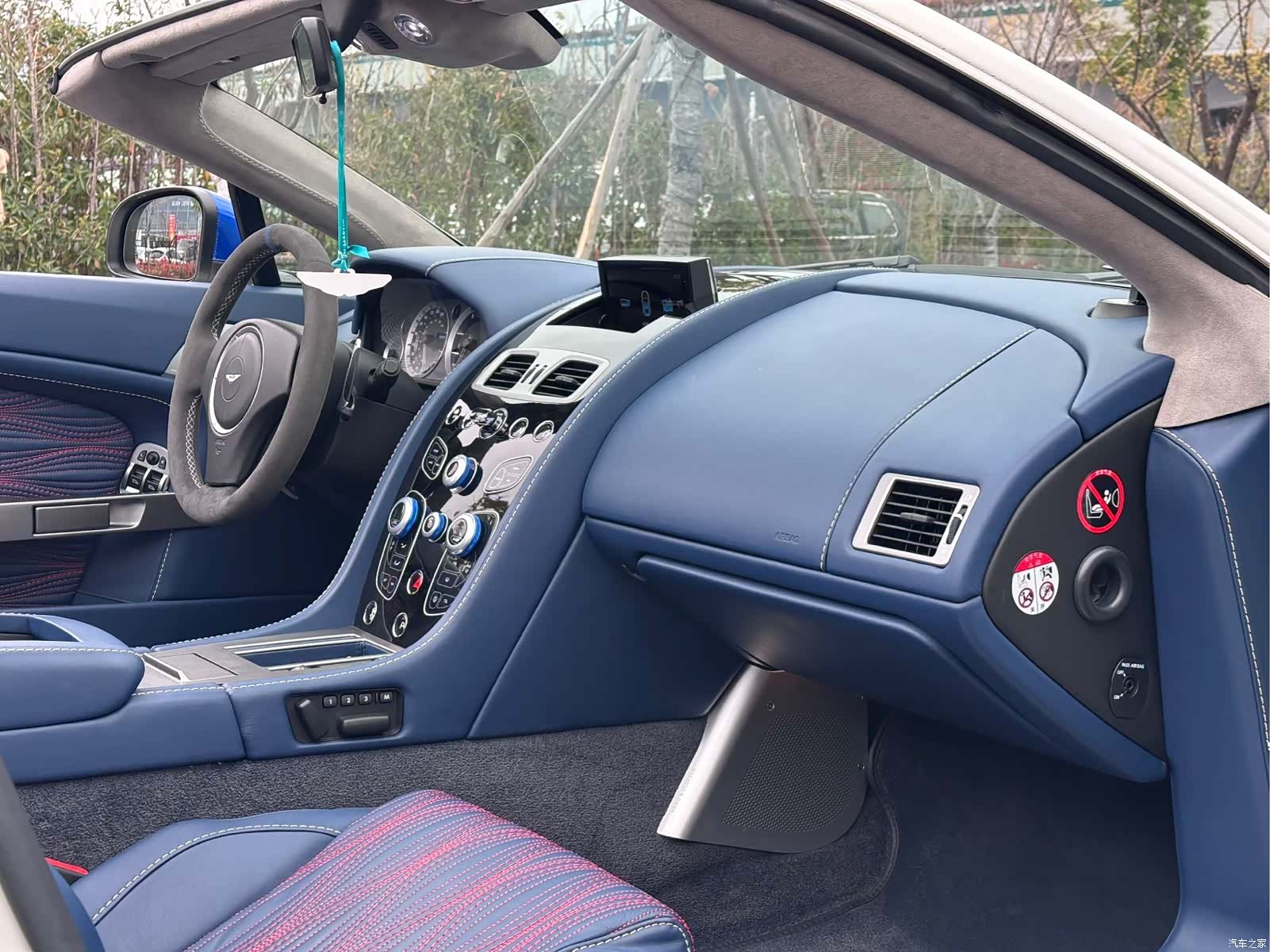 Aston Martin Vantage, 2018 13