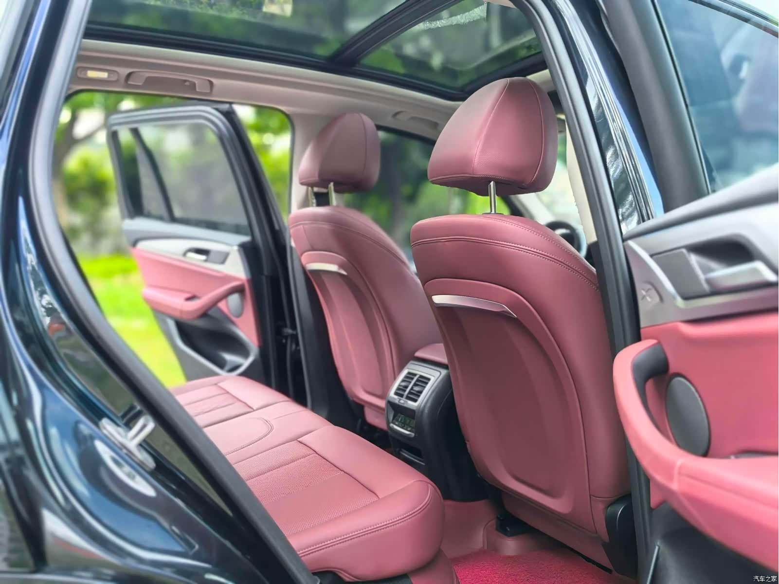 BMW iX3, 2023 9