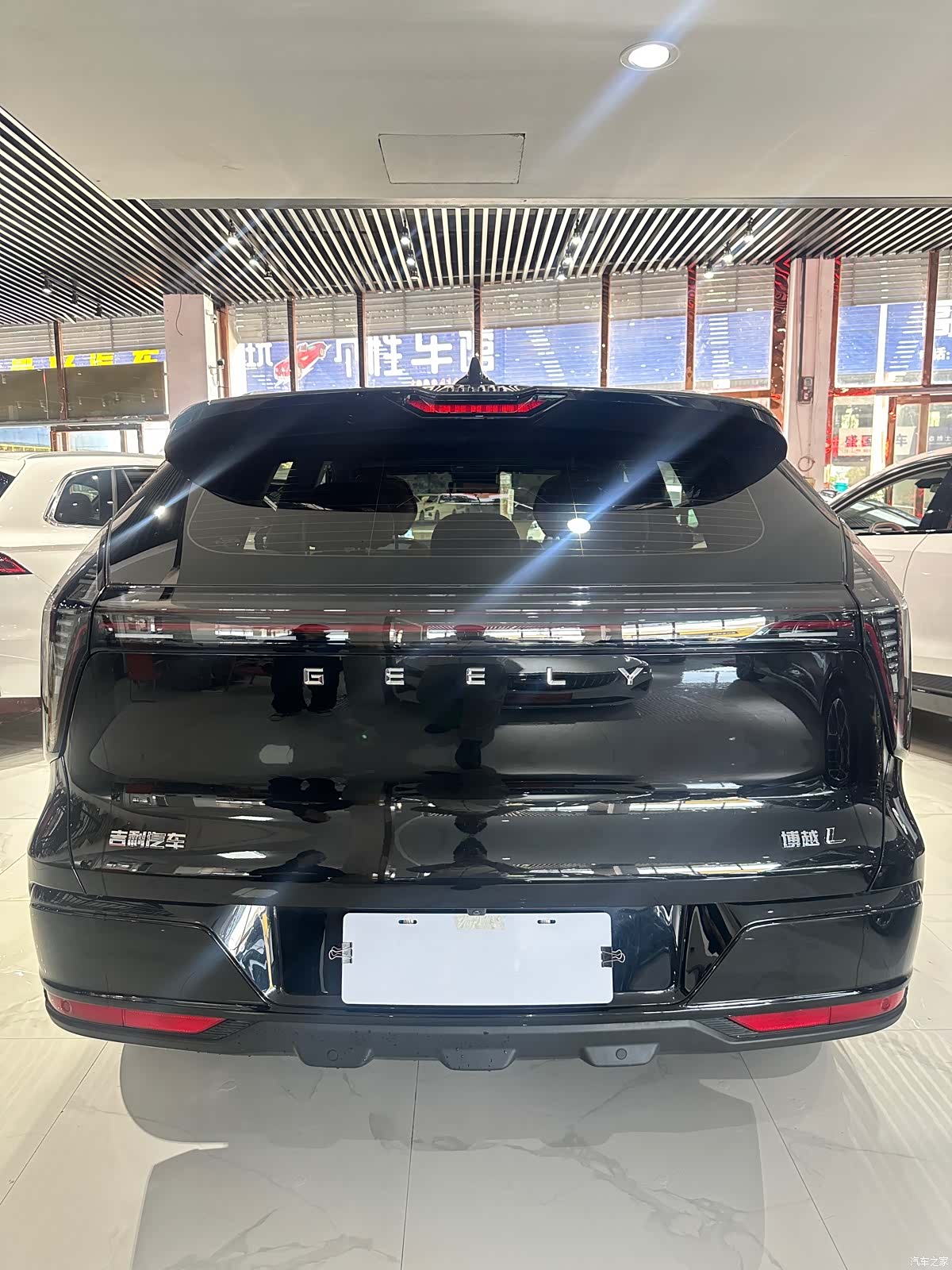 Geely Boyue, 2026 все фото