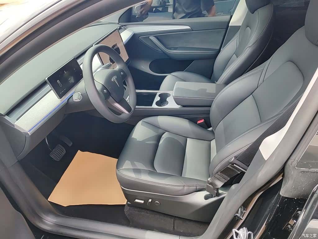 Tesla Model Y, 2024 15