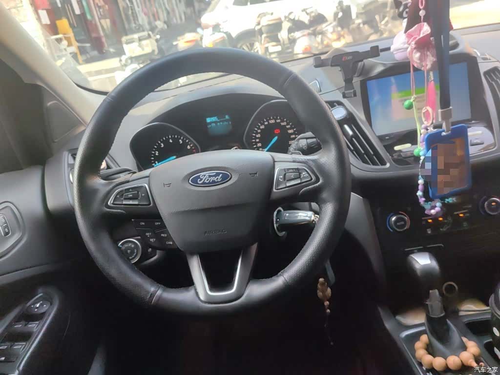 Ford Kuga, 2017 3