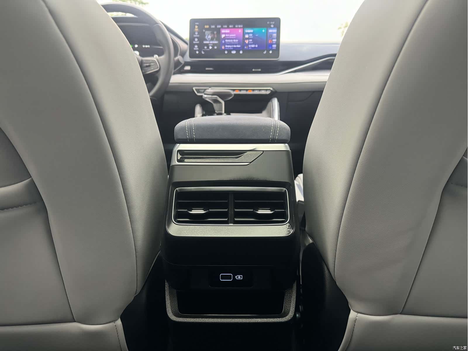 Geely Preface, 2022 11