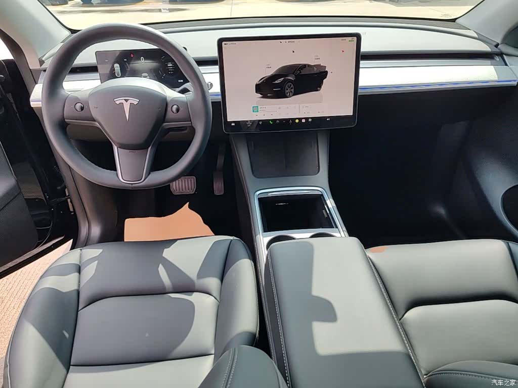 Tesla Model Y, 2024 10