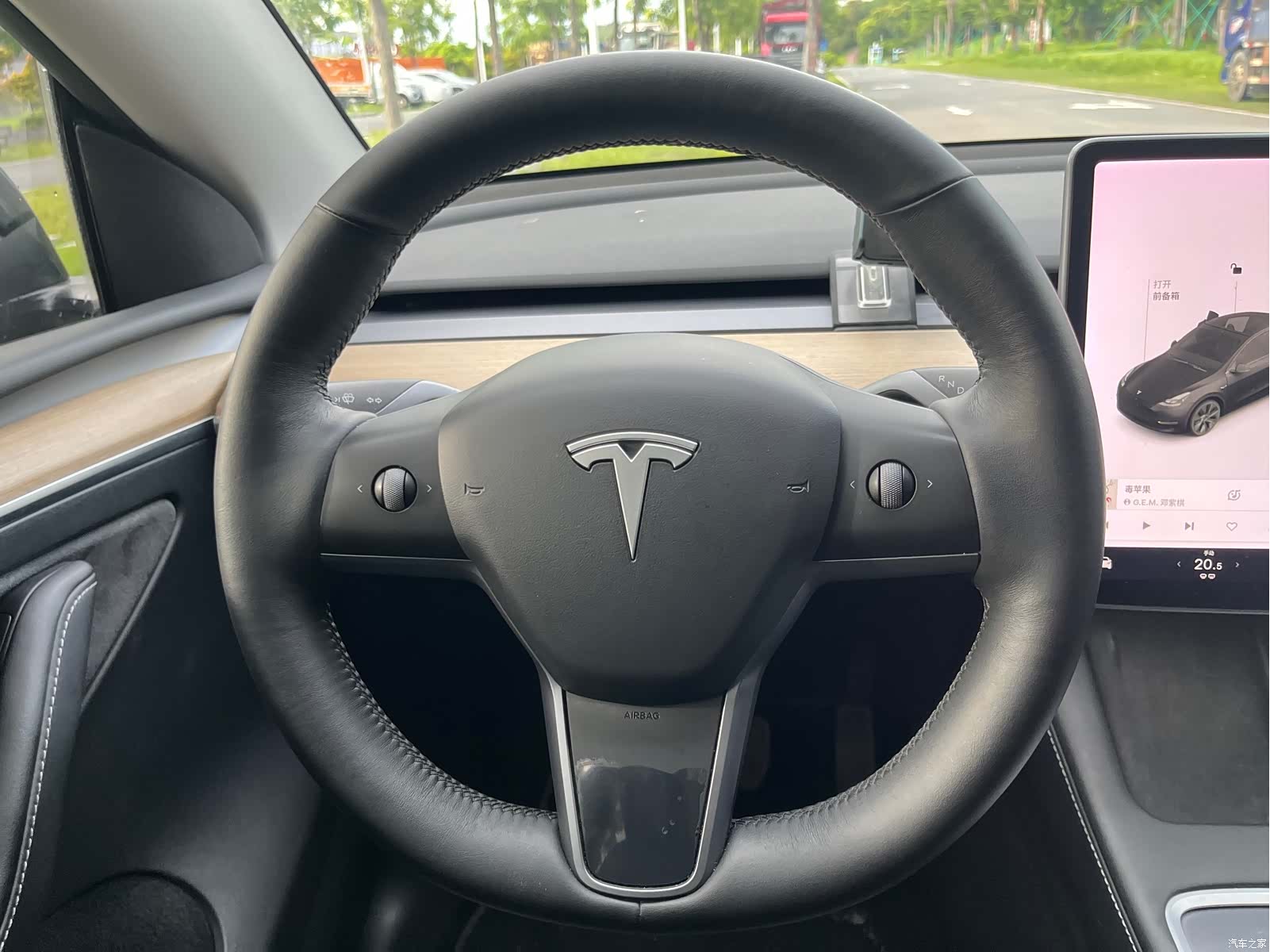 Tesla Model Y, 2022 14