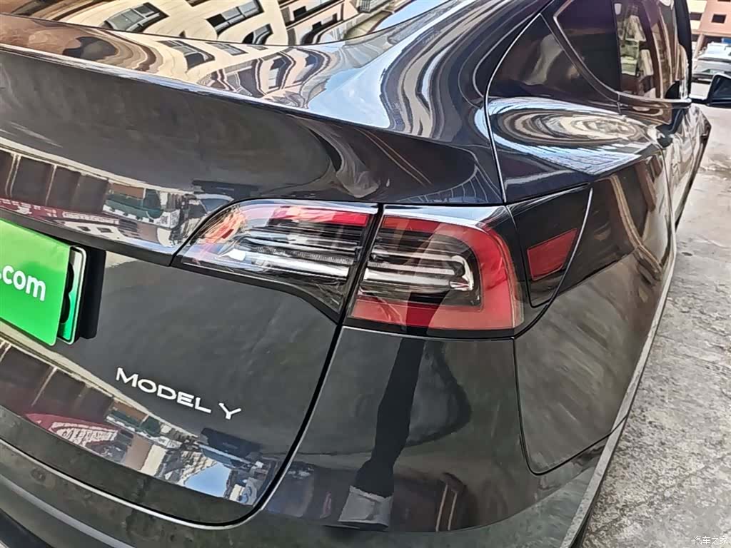 Tesla Model Y, 2024 8