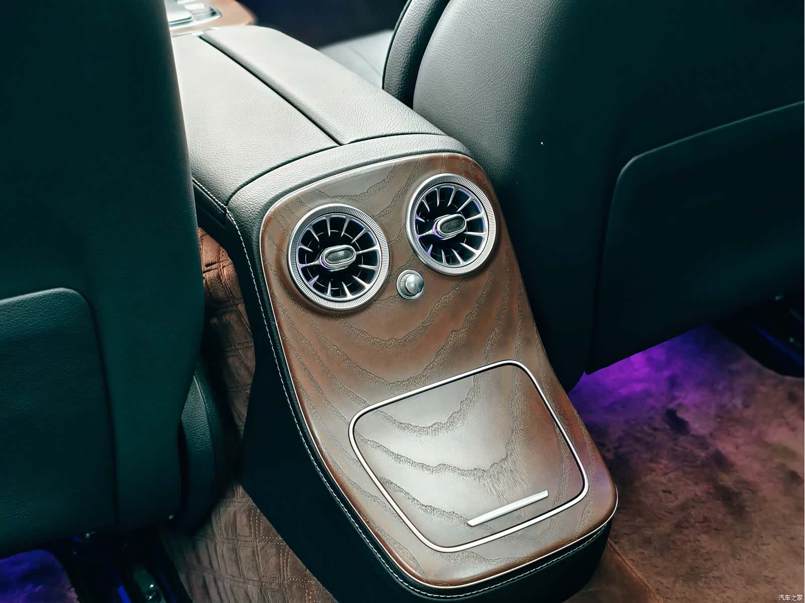 Mercedes-Benz E-Class, 2021 4