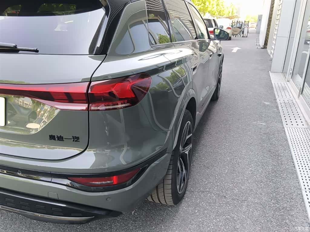 Audi e-tron, 2025 8