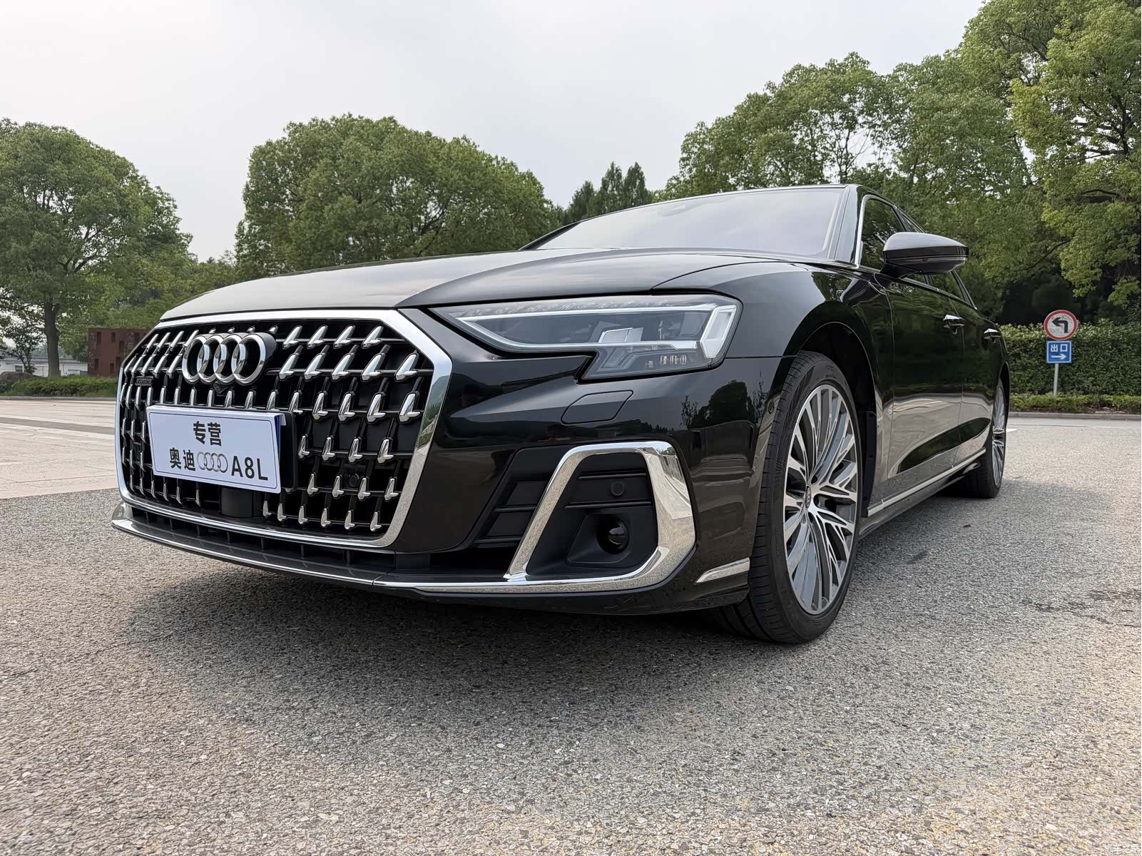 Audi A8L, 2024 1