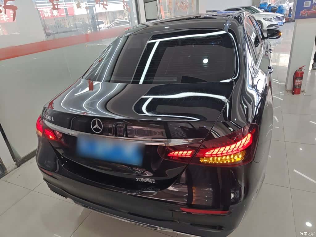 Mercedes-Benz E-Class, 2023 4