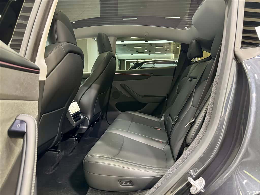 Tesla Model Y, 2025 26