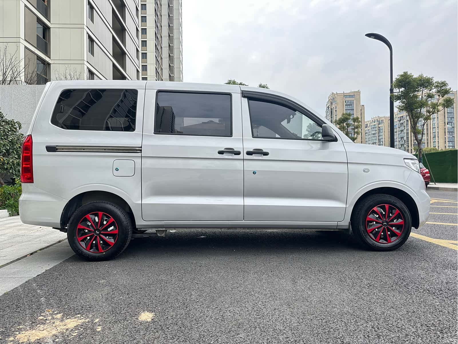 Wuling Hongguang, 2024 4