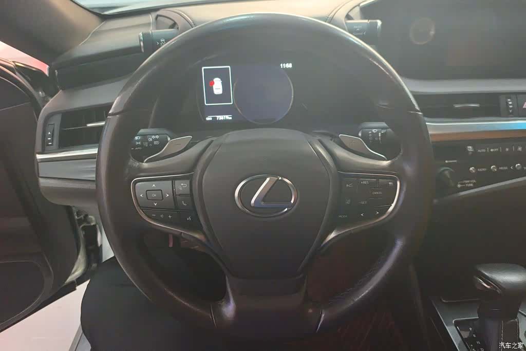 Lexus ES, 2019 15