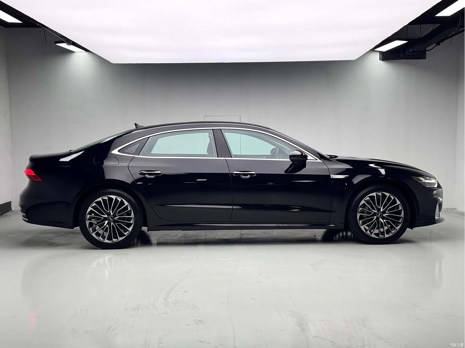 Audi A7L, 2026 17