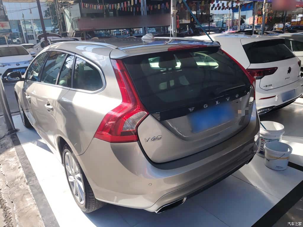 Volvo V60, 2015 23