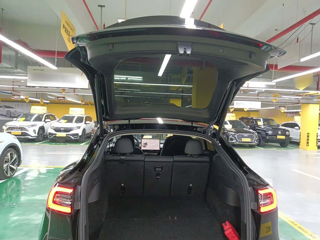Tesla Model Y, 2024 19