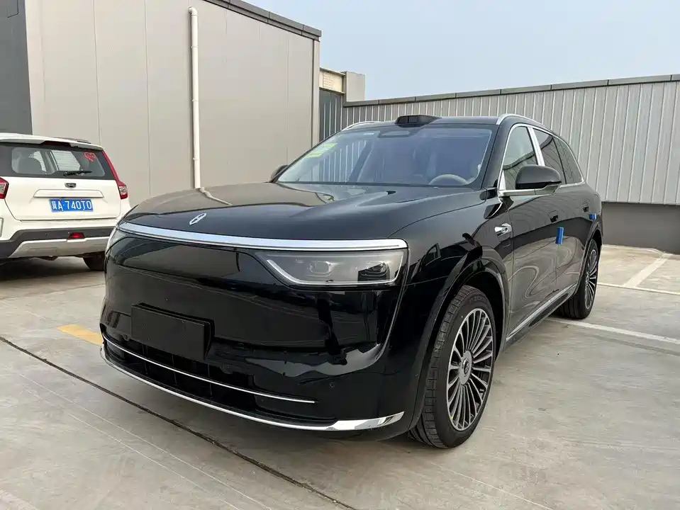 AITO Ask the world M8