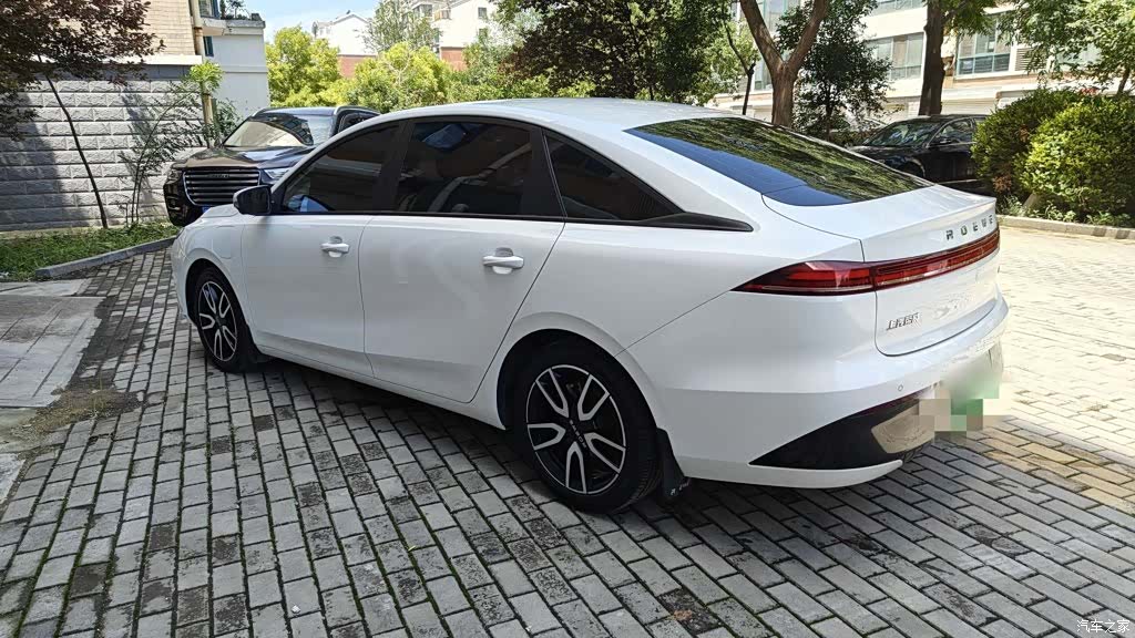 Roewe D6, 2025 12