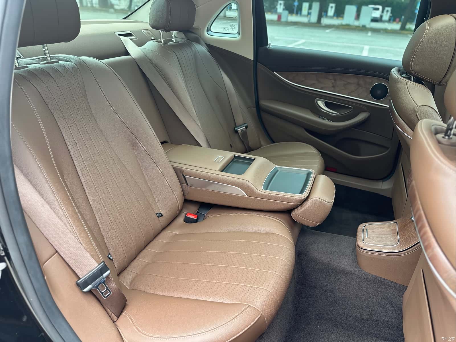Mercedes-Benz E-Class, 2022 32