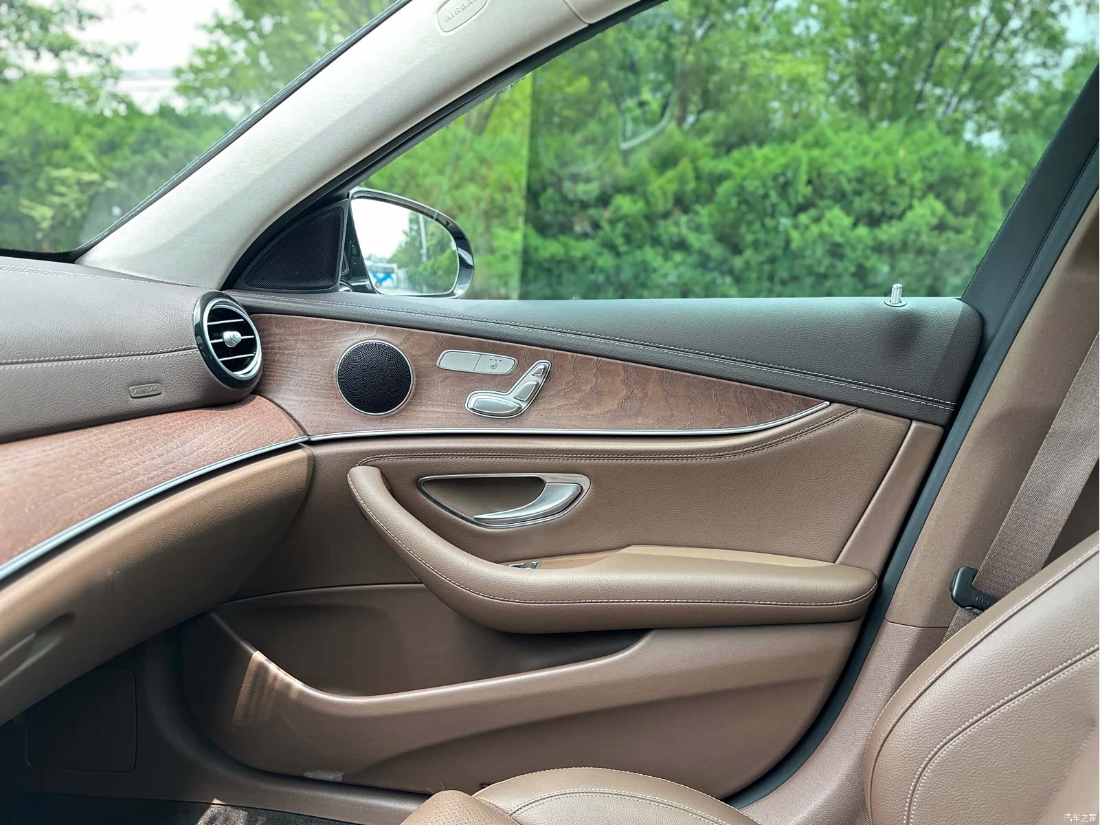 Mercedes-Benz E-Class, 2022 27