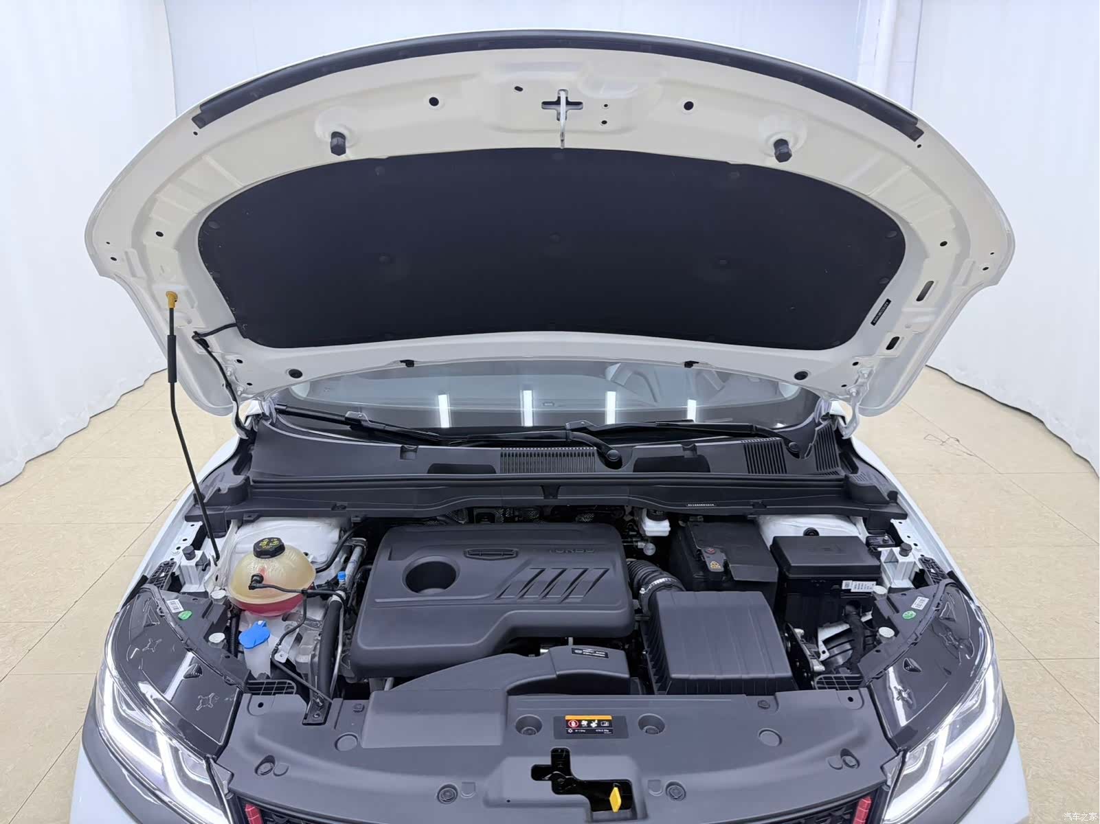 Geely Coolray, 2021 19