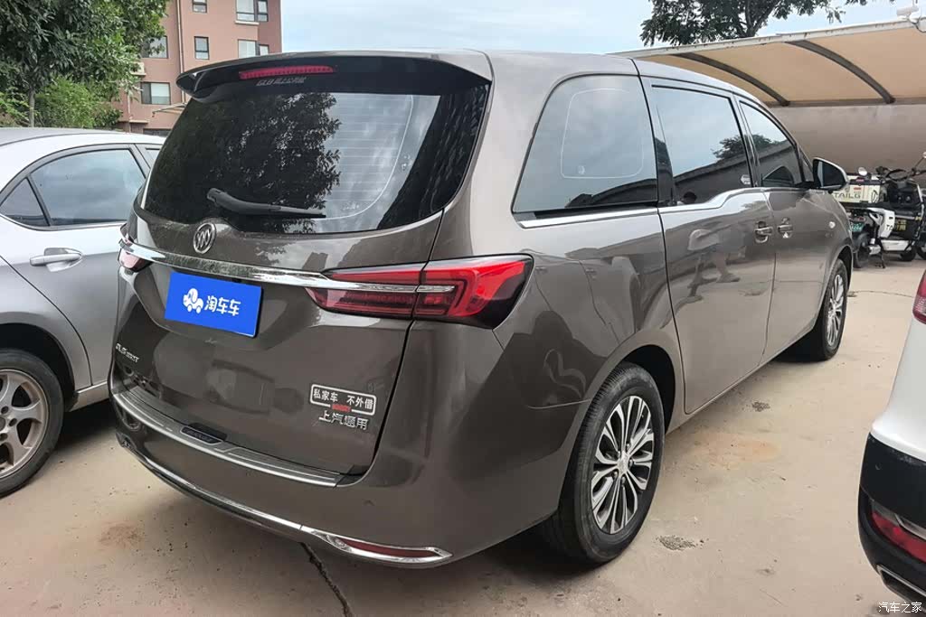 Buick GL8, 2021 3