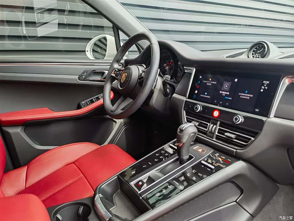 Porsche Macan, 2026 4