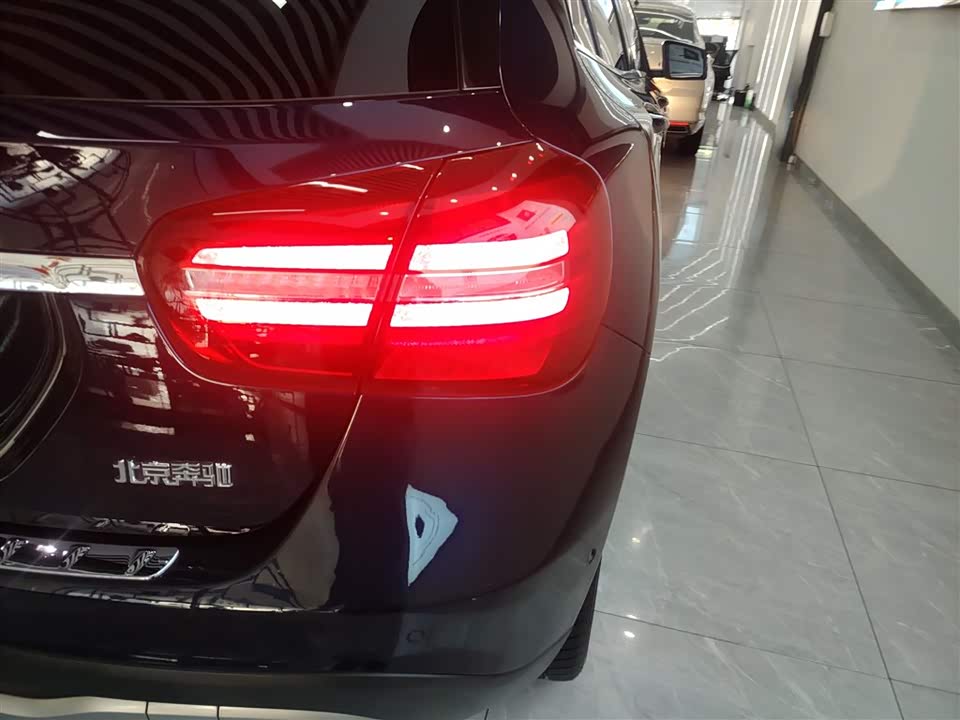 Mercedes-Benz GLA Mercedes-Benz GLA