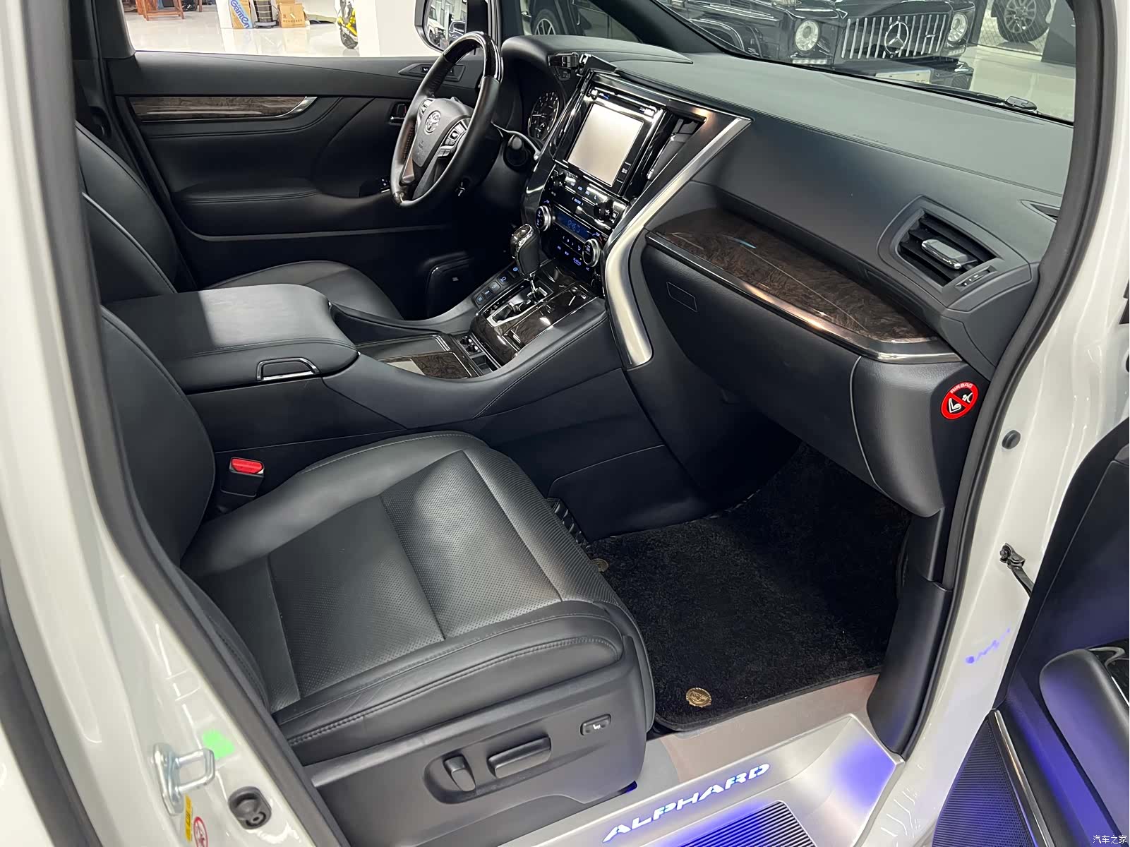 Toyota Alphard, 2018 24