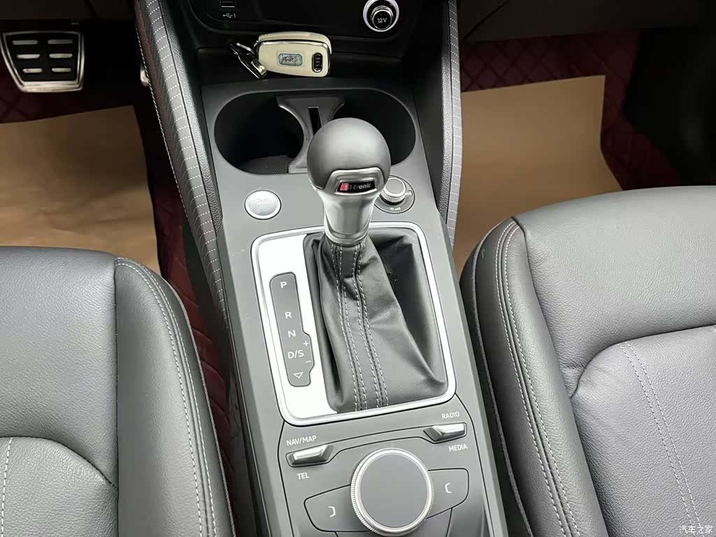 Audi Q2L, 2024 10