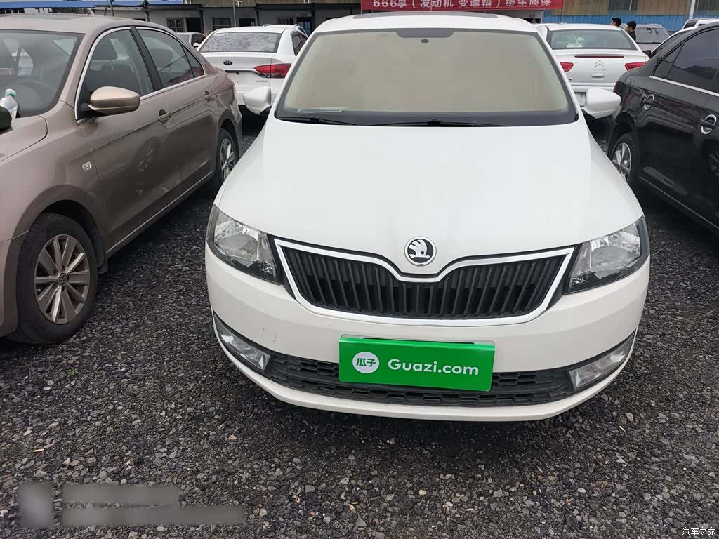 Skoda Rapid, 2017 3