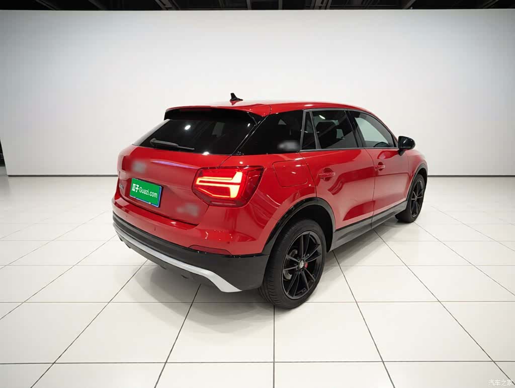 Audi Q2L, 2018 7