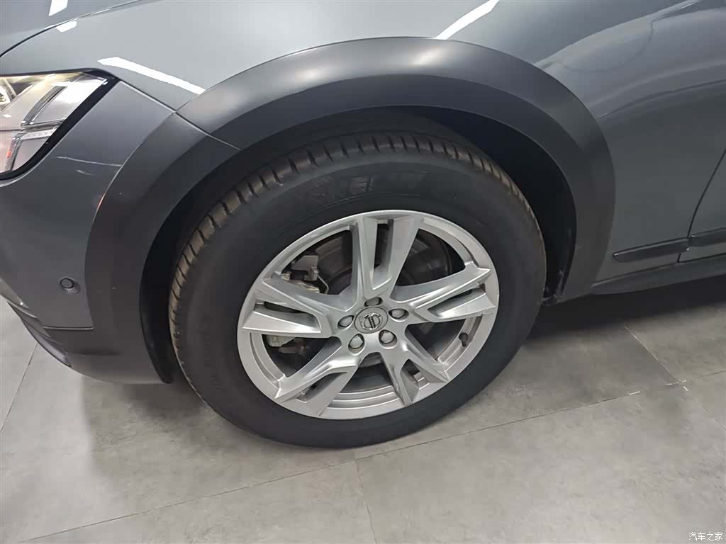 Volvo V90, 2018 25
