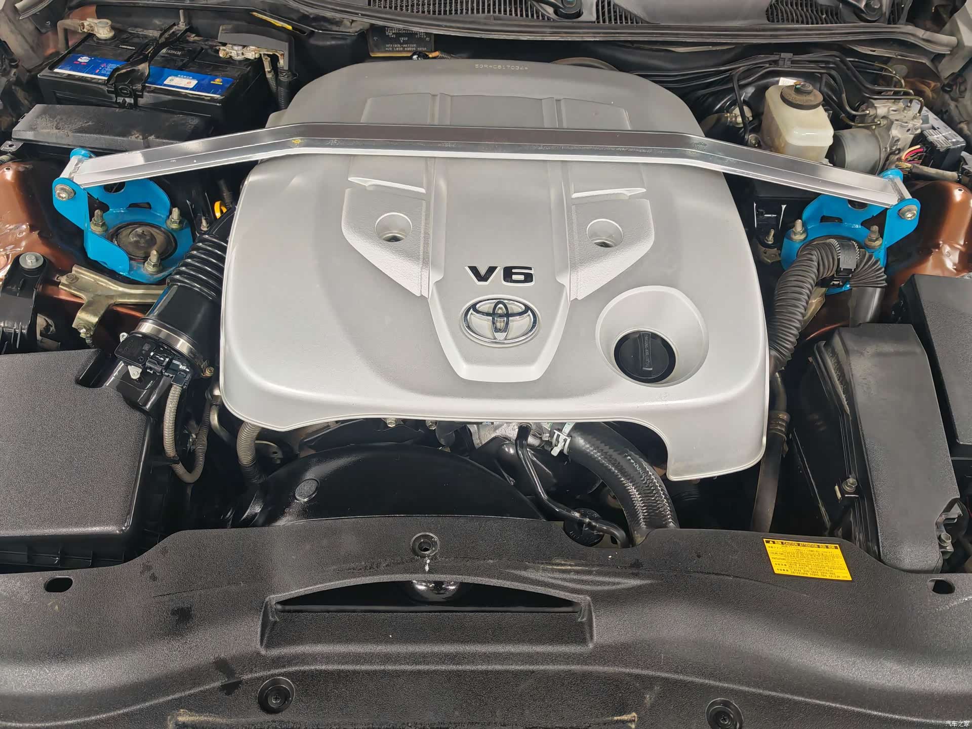 Toyota 2.5V, 2012 10