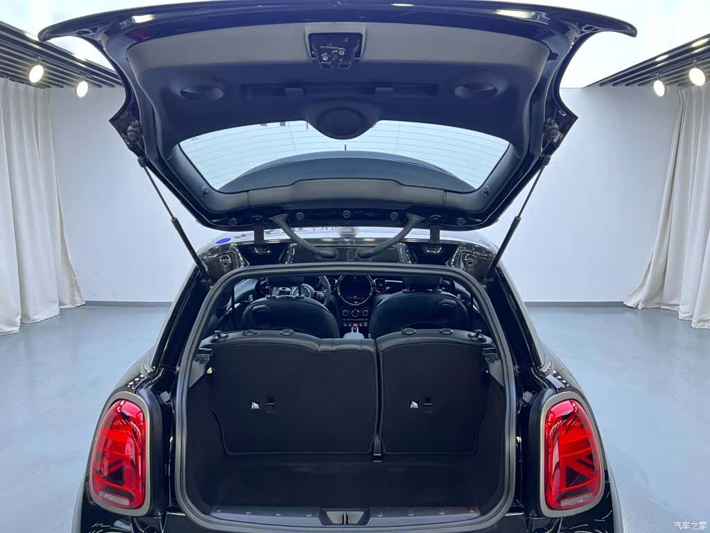 Mini Cooper, 2023 19