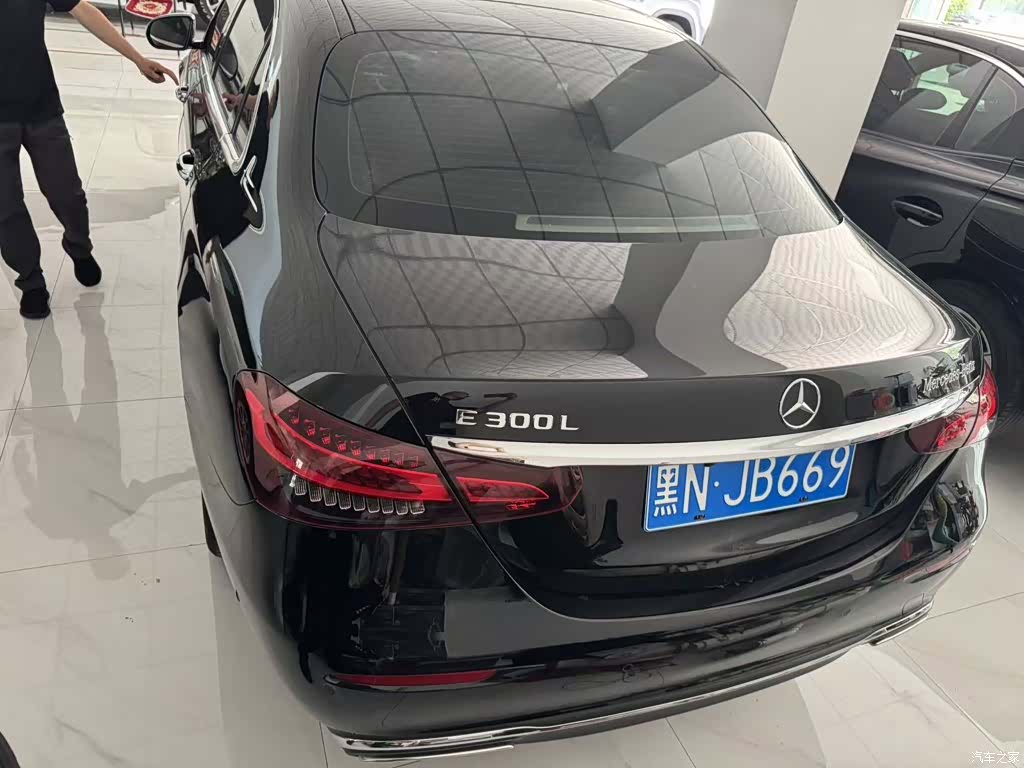 Mercedes-Benz E-Class, 2021 3