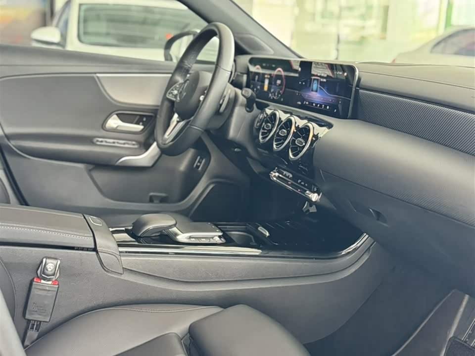 Mercedes-Benz Class A Mercedes-Benz Class A