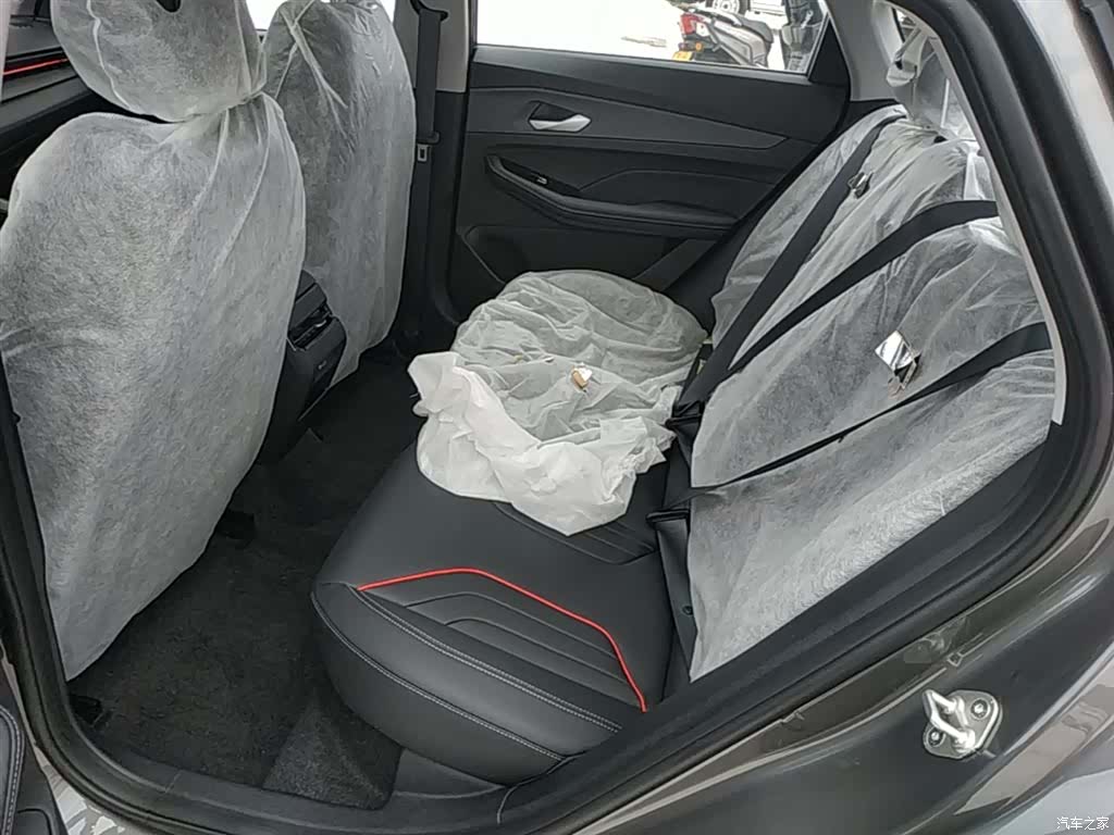 Geely Binray, 2026 17