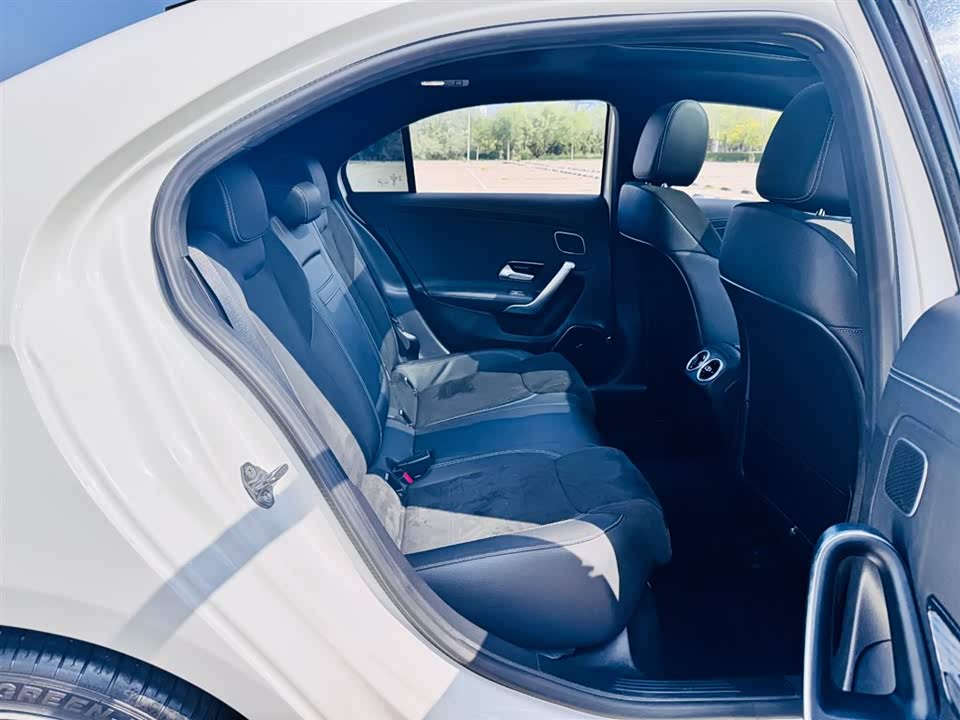 Mercedes-Benz Class A Mercedes-Benz Class A
