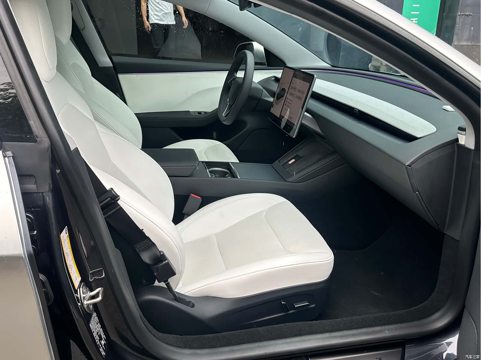 Tesla Model 3, 2024 9