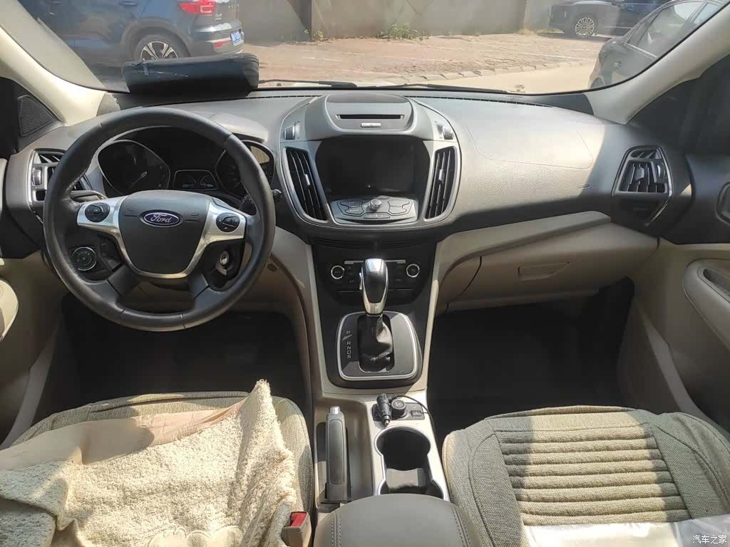 Ford Kuga, 2014 6