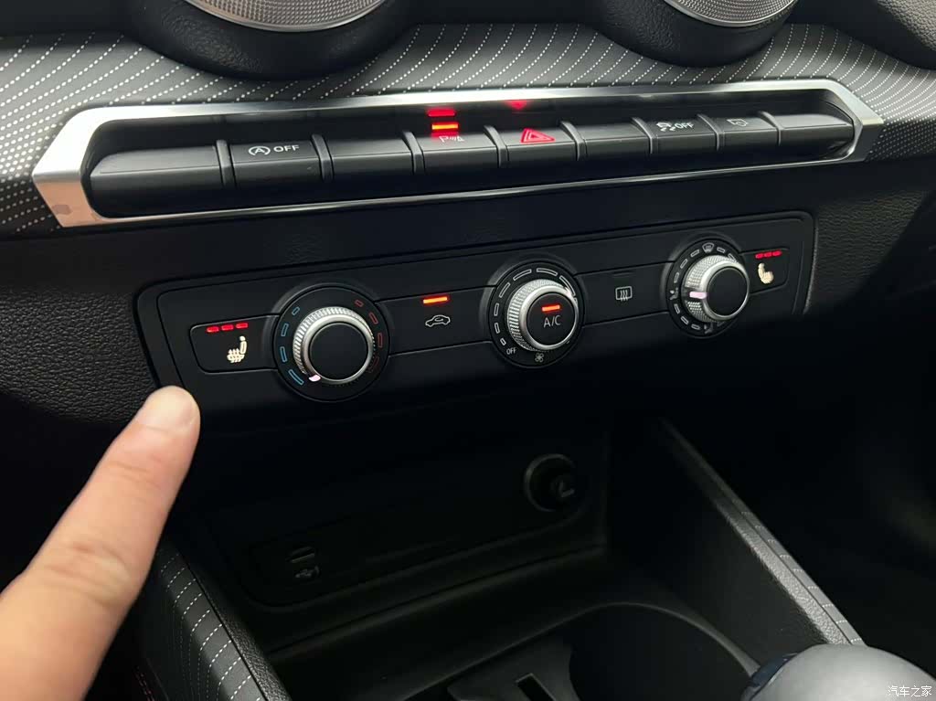 Audi Q2L, 2022 22