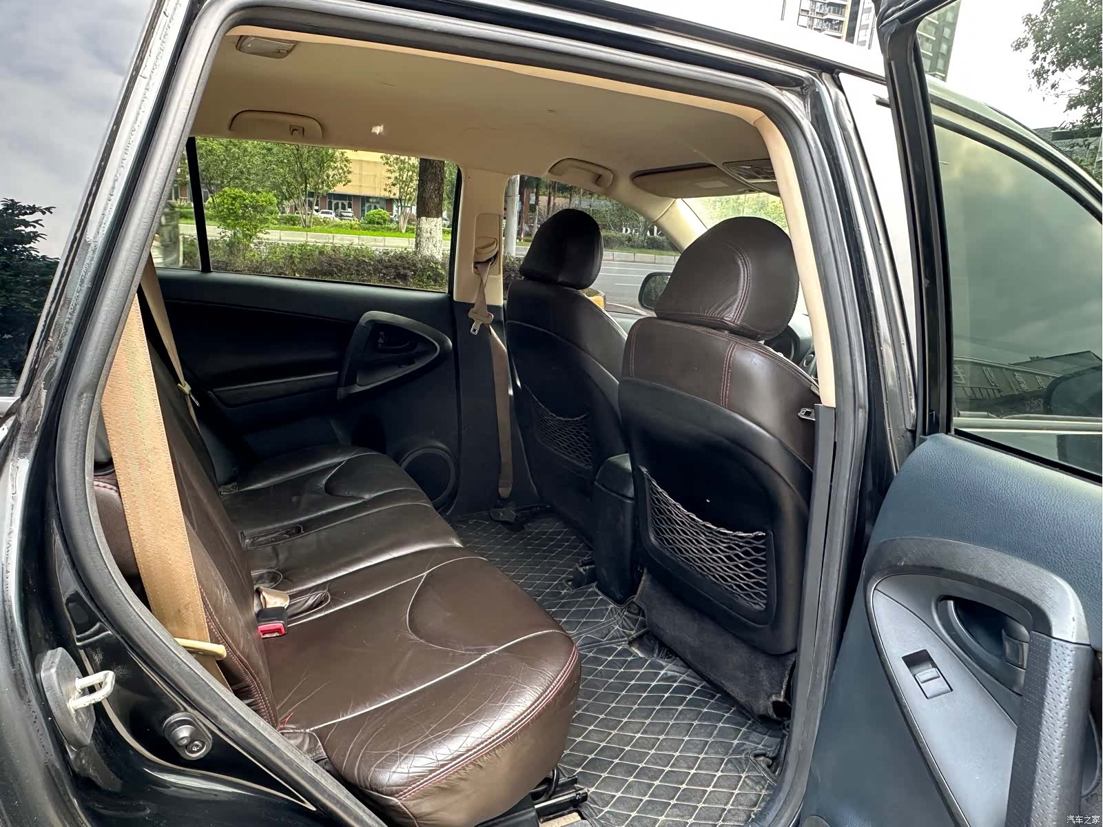 Toyota RAV4, 2013 7