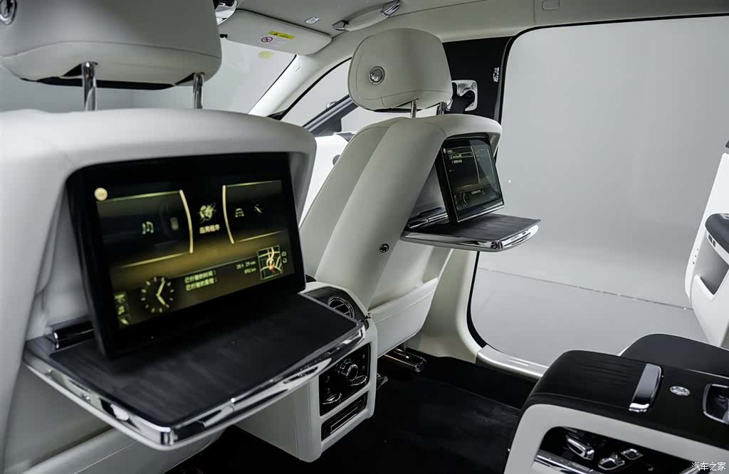 Rolls-Royce Ghost, 2022 22