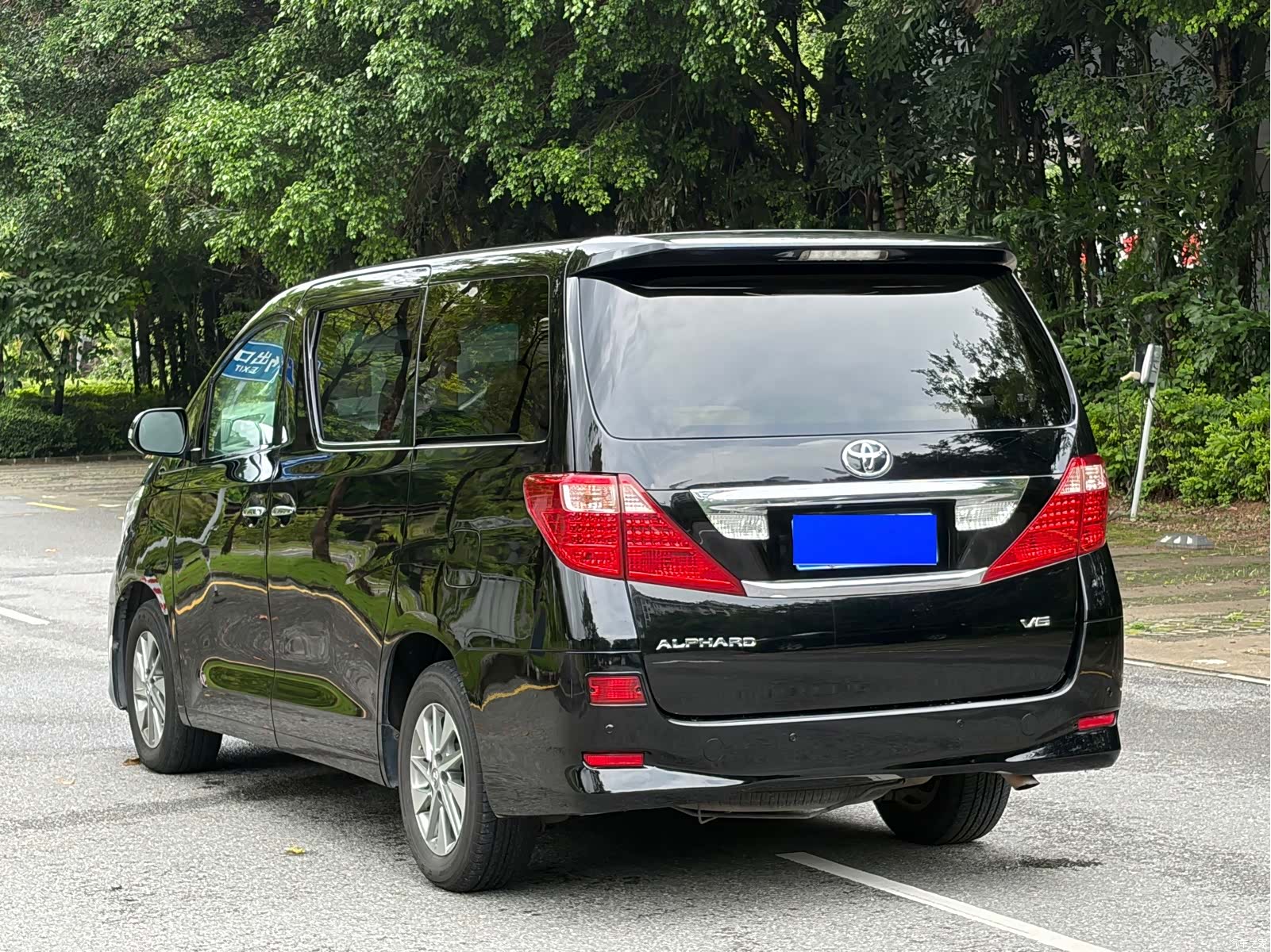 Toyota Alphard, 2011 11