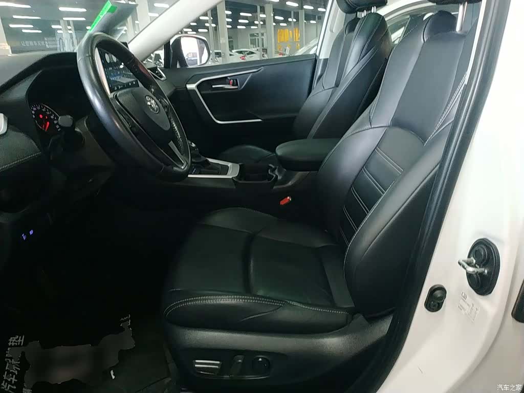 Toyota Wildlander, 2022 7