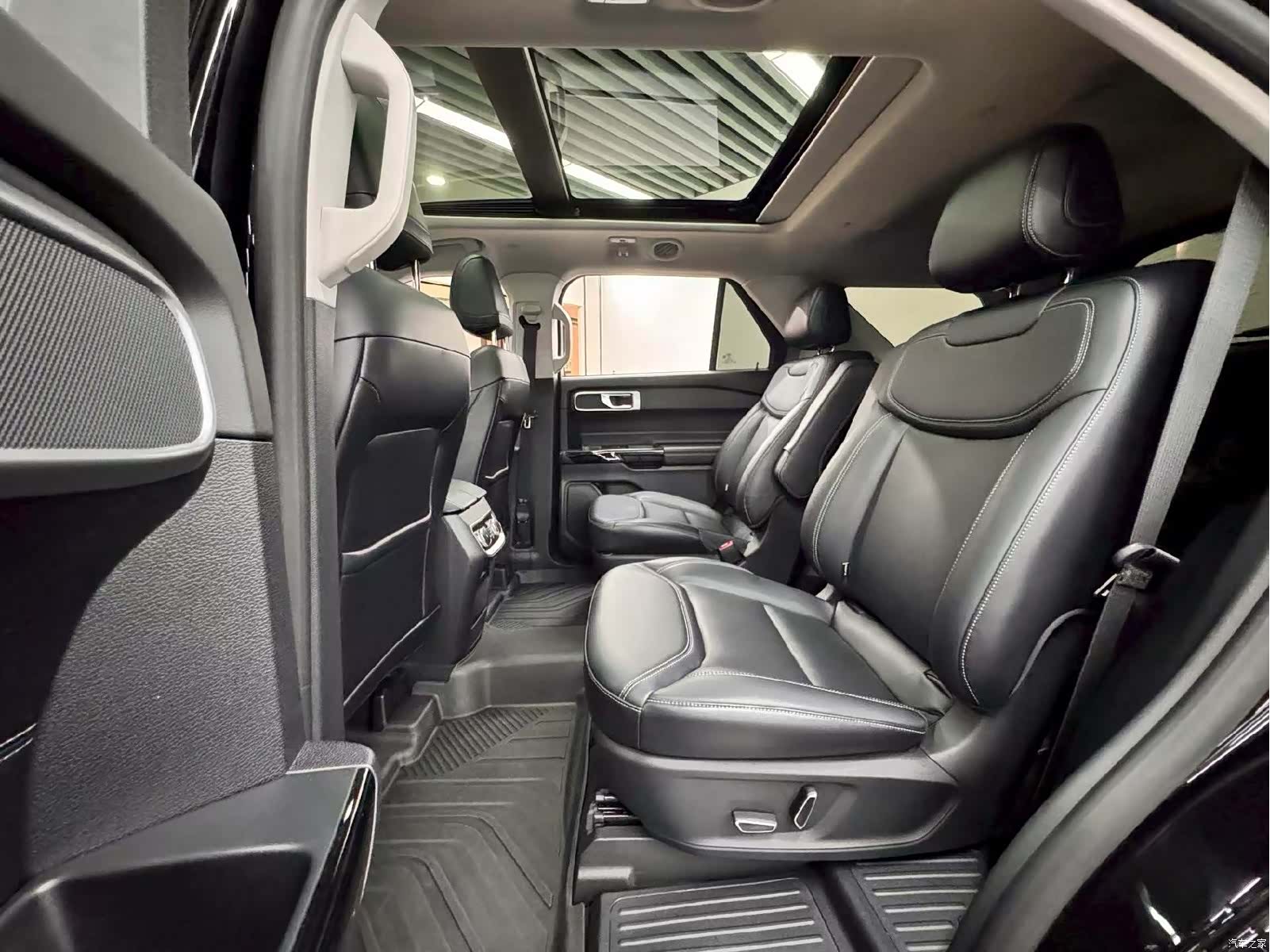 Ford Explorer, 2025 все фото