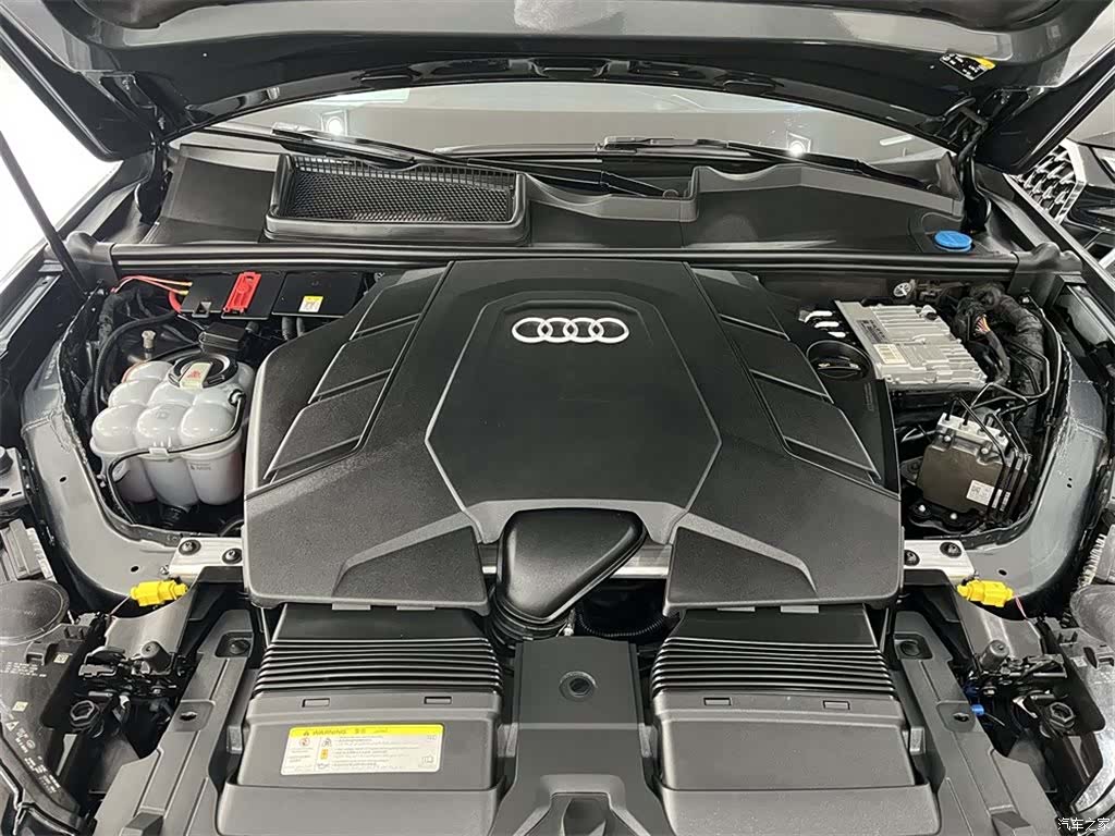 Audi Q7, 2023 8