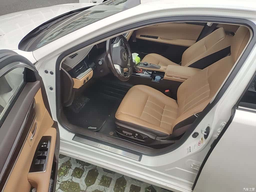 Lexus ES, 2017 14