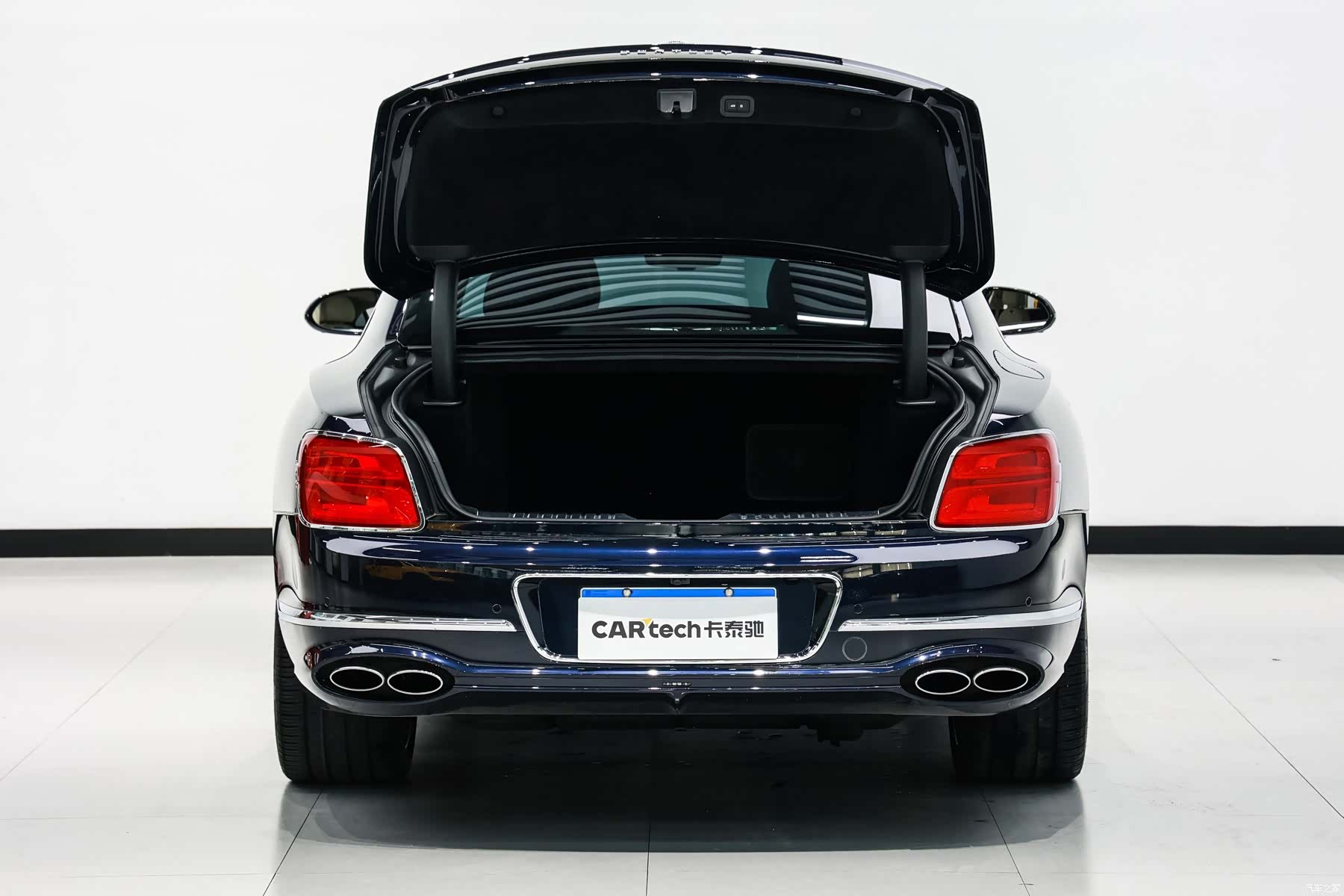 Bentley Flying Spur, 2022 14