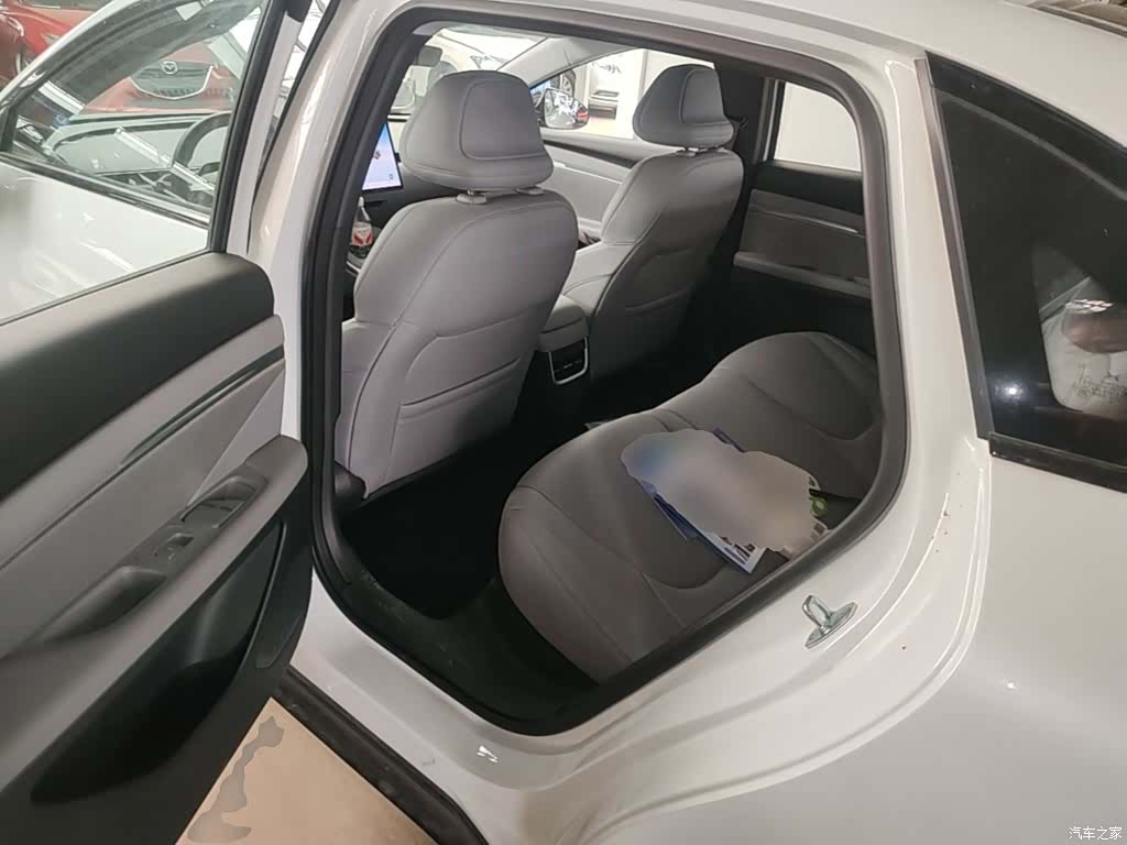 Xpeng Mona M03, 2025 17